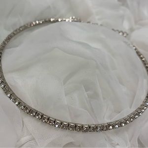 “BSQUARE” VINTAGE Diamond Crystal Necklace
